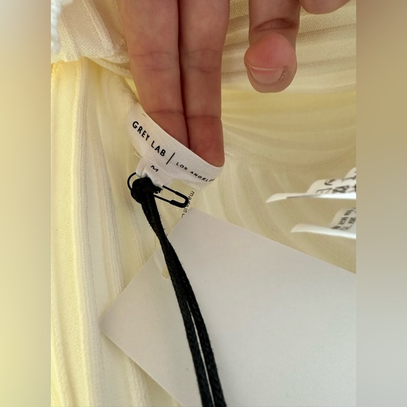 Vici Dolls White knit top NWT - Picture 4 of 4